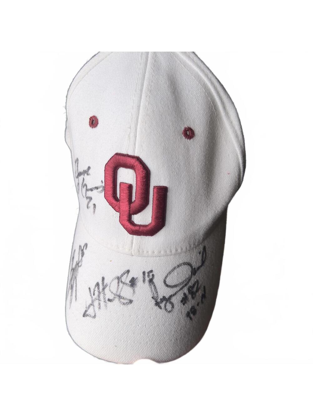 Oklahoma Sooners baseball Cap with Players Autographs